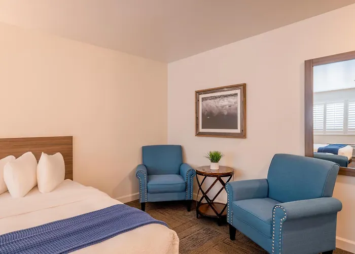 Inn At Moss Landing Point