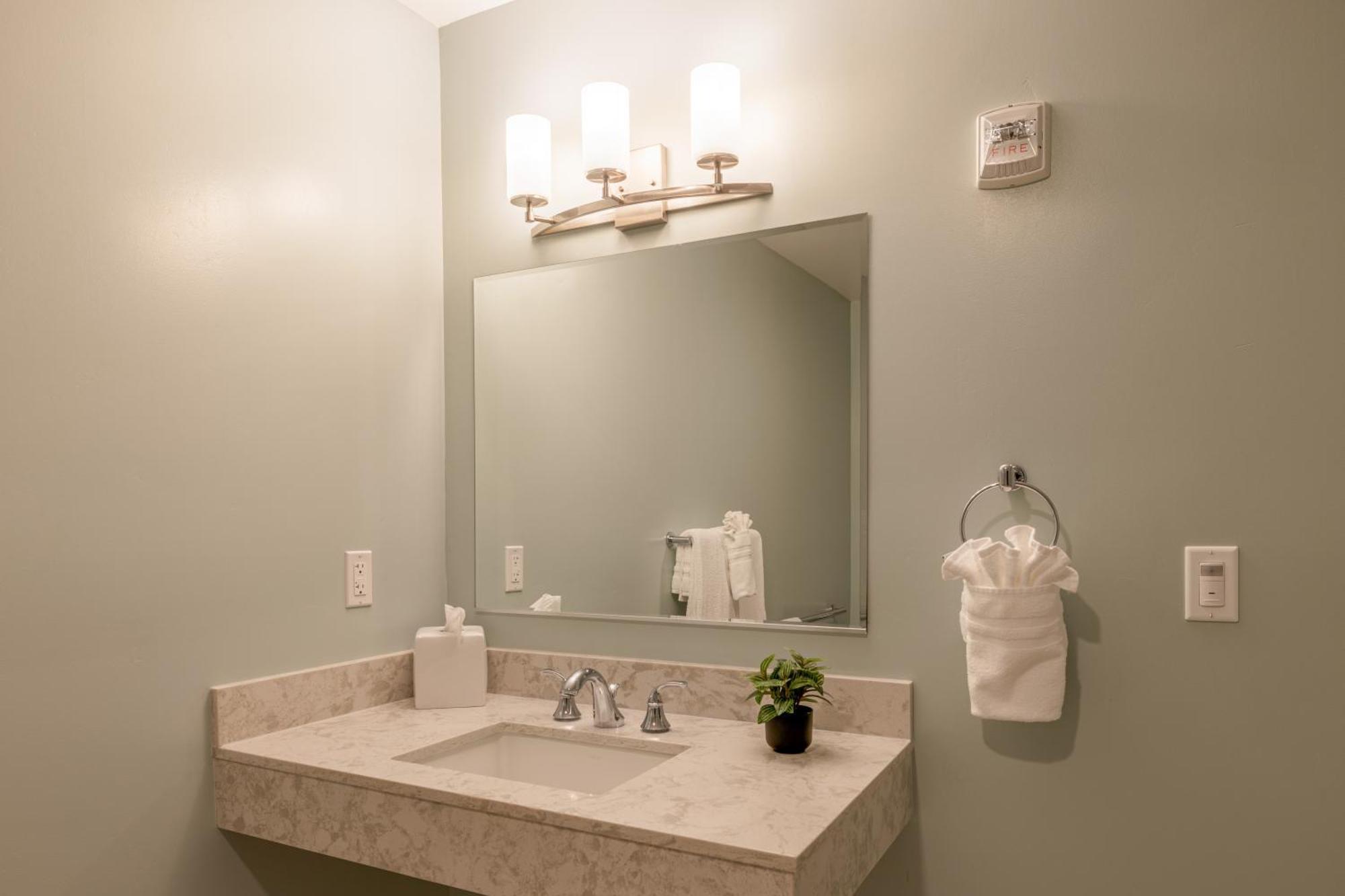 Hotel At Point Moss Landing