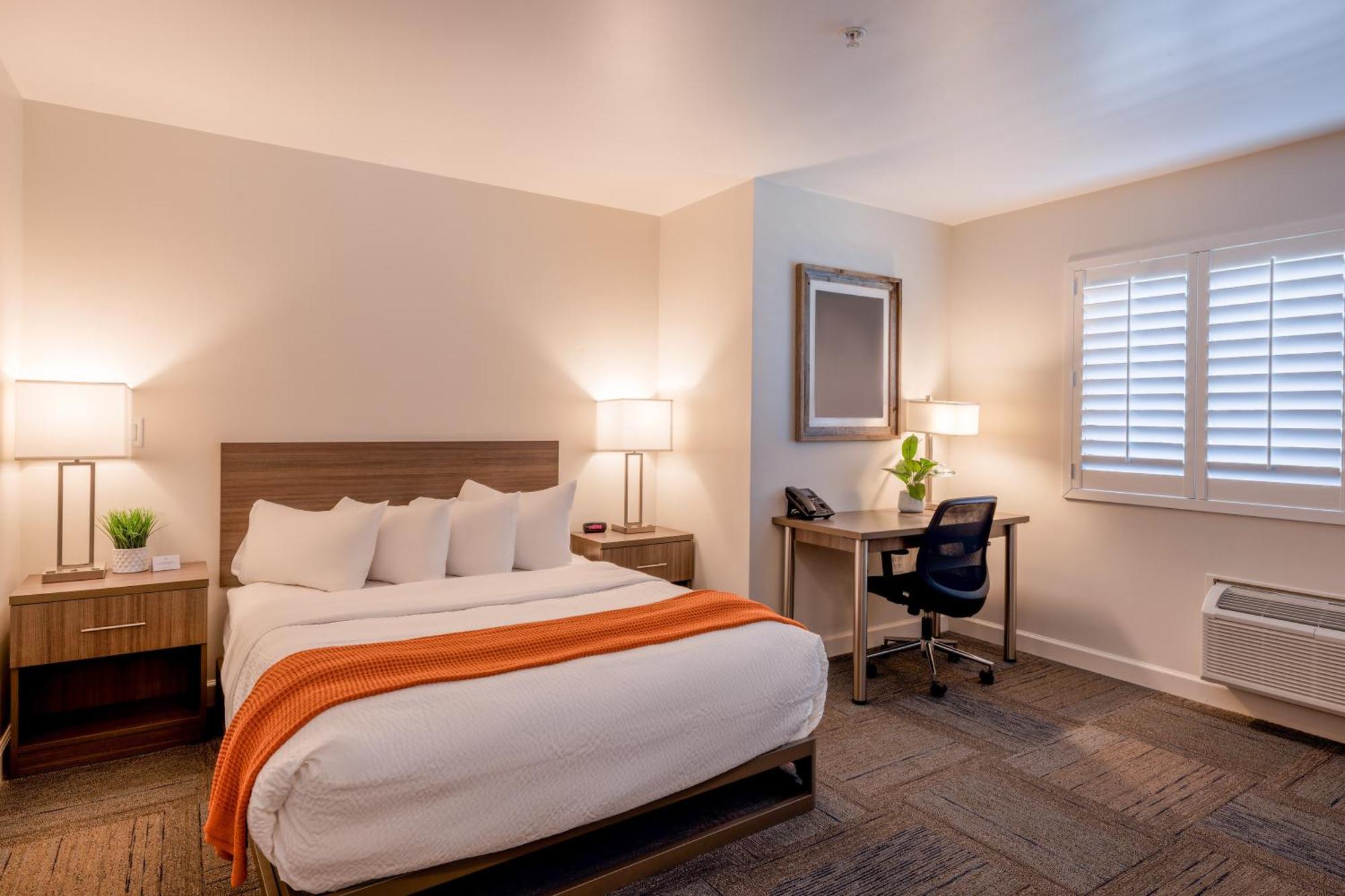 Hotel At Point